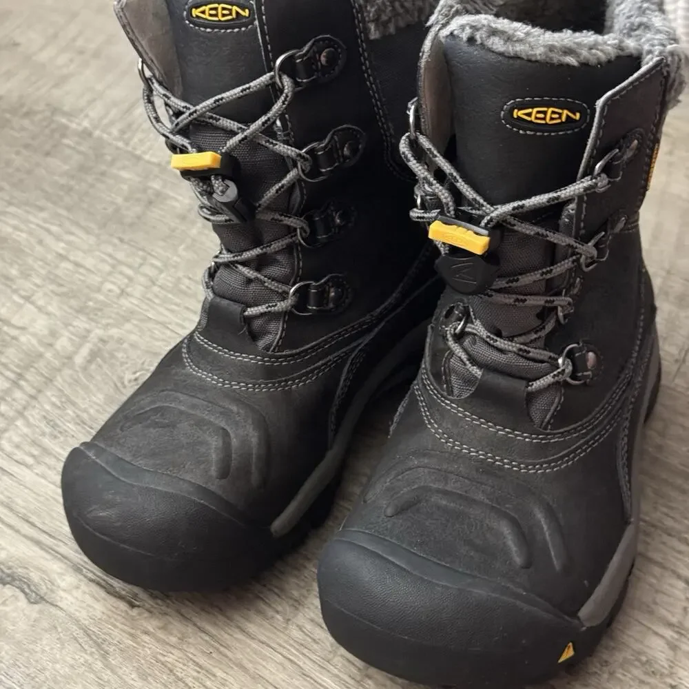 Keen boots youth